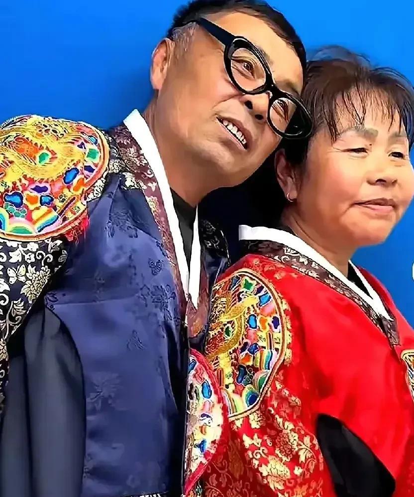 大敏现在对老爸是仁至义尽了，说起老爸年轻暴脾气，打妈妈，掀桌子，摔暖壶，人又很懒