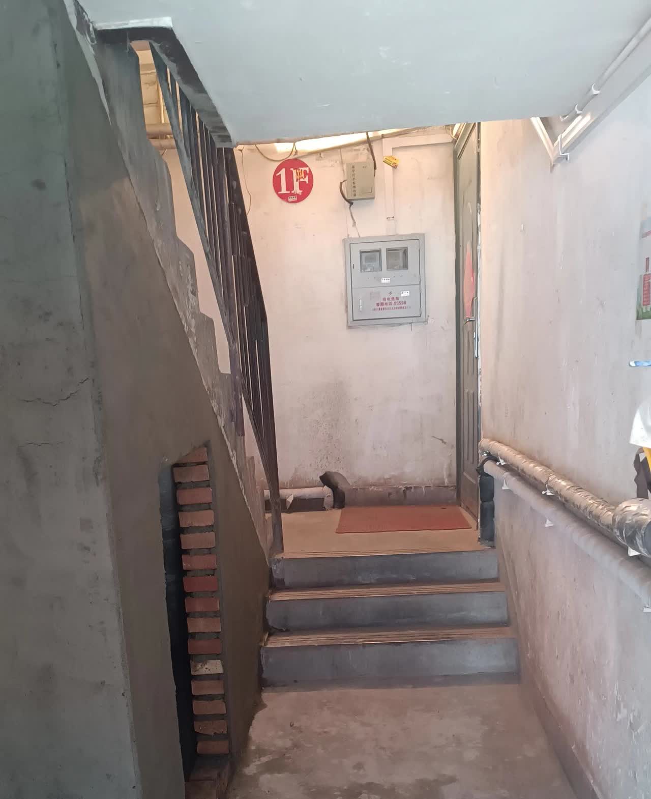 换了智能电表以后，电费从原来的每月70多元猛涨到每月100多元。这次换了智能水表