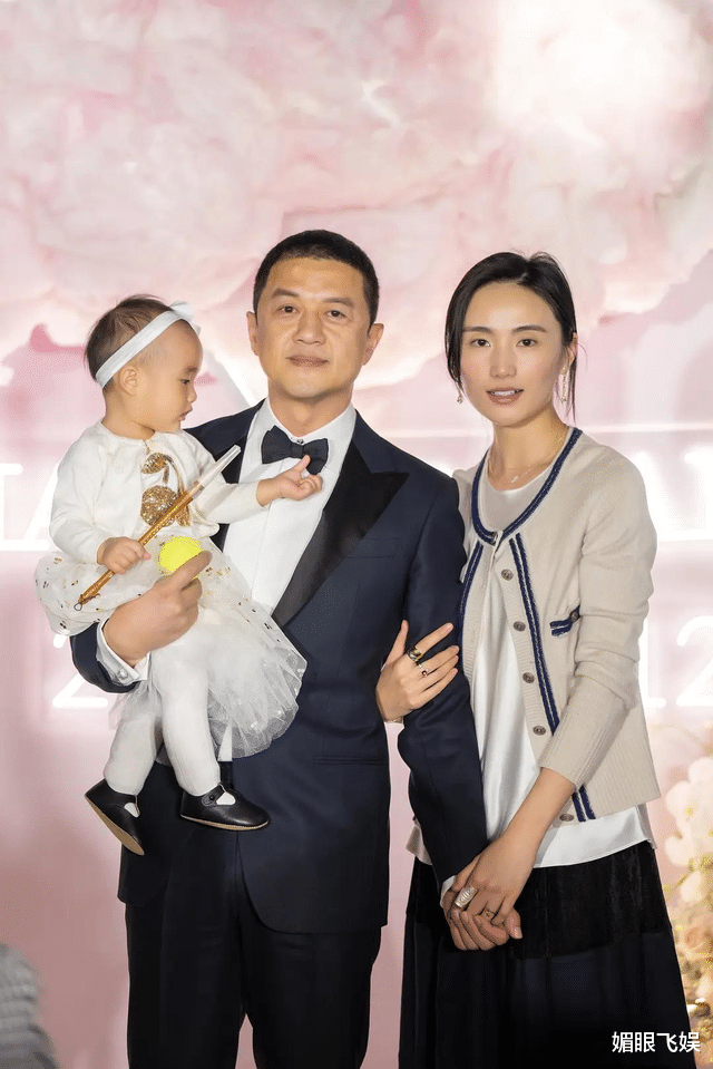 李亚鹏两次官宣：一次是不甘心，一次是没关系，谁更重要一目了然