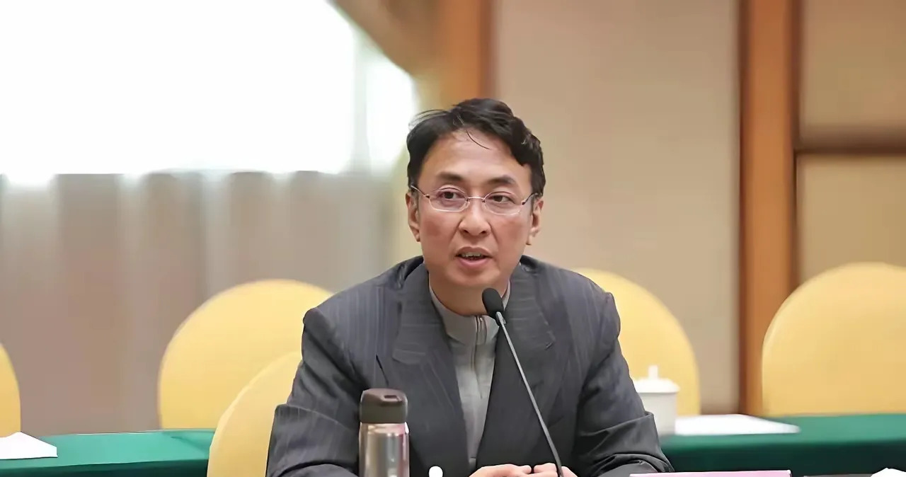 富豪李氏父子坚守爱情专一











我的天哪！这个世界怎么了？一个已