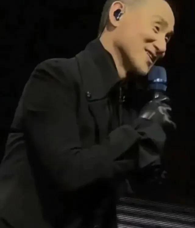 张学友破产复出捞金？
这阵子传出天王张学友破产的消息，据说张学友现在就是陷入财务