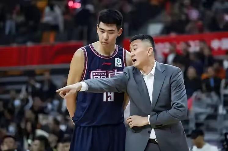 杜峰鸟枪换炮，崔永熙和焦博乔的加入让广东宏远迎来绝地大反击，新赛季直通八强，“保