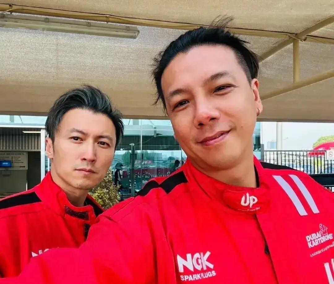 每年寒暑假，谢霆锋都雷打不动地带着大儿子Lucas去度假，这对父子爱好高度重合，