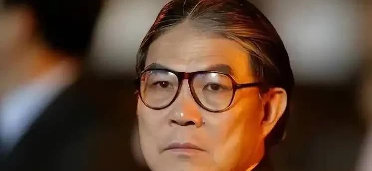 霍启刚都不敢违拗的霍震霆

全家只有一个人敢和他对着干

偏偏霍震霆还不