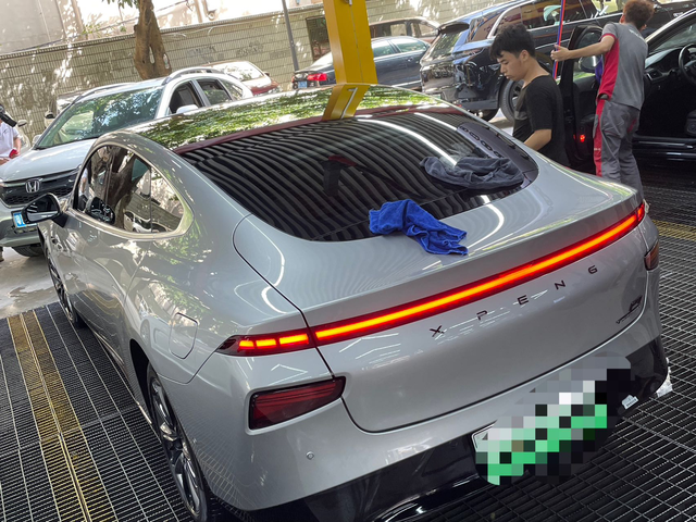 经常停树底下的车应该怎么做
今天把我的P7拿去洗车，洗完发现经常停树底，树脂怎么