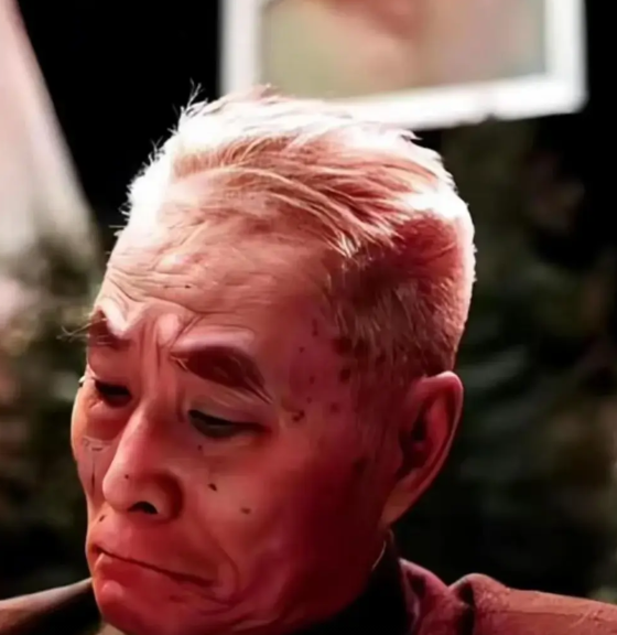 1975年，黄维参观毛主席的作战室，忍不住感叹：我输得不冤！

黄维是北京功德林