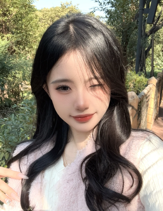 蓄谋已久，如我所愿，
将私有浪漫，公之于众。