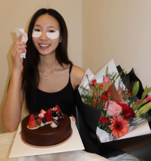 小s大女儿Elly已经20岁了，她的风格真的跟妹妹Lily完全不一样

Elly