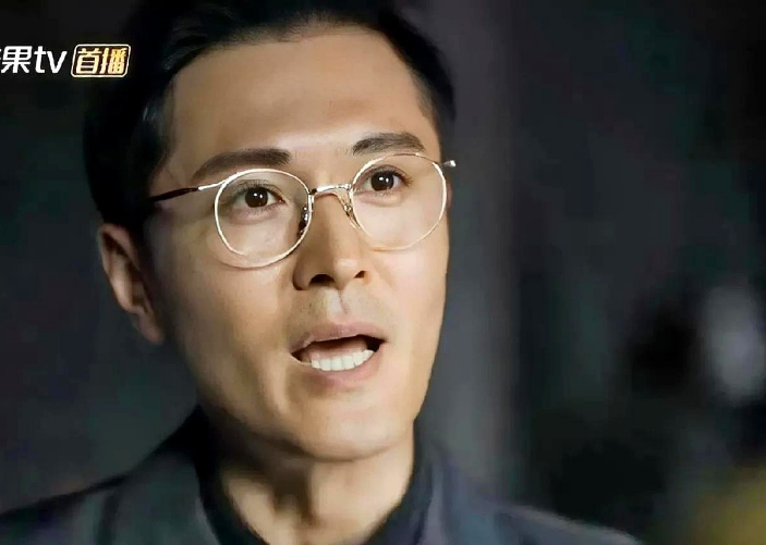 《潜渊》最新剧情：

陆西间“拿”到梁朔的证据。没想到嫁祸陈更生之后，又来了一位