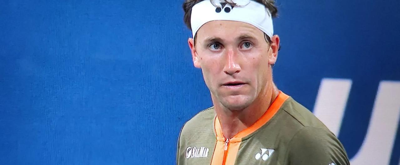 美国网球公开赛男单比赛，鲁德对阵奥夫纳。
      鲁德6:1、6:2拿下前两