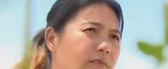 女子二婚嫁给现在的丈夫，为了不让丈夫知道她有钱，偷偷把85万借给弟弟。如今大儿子