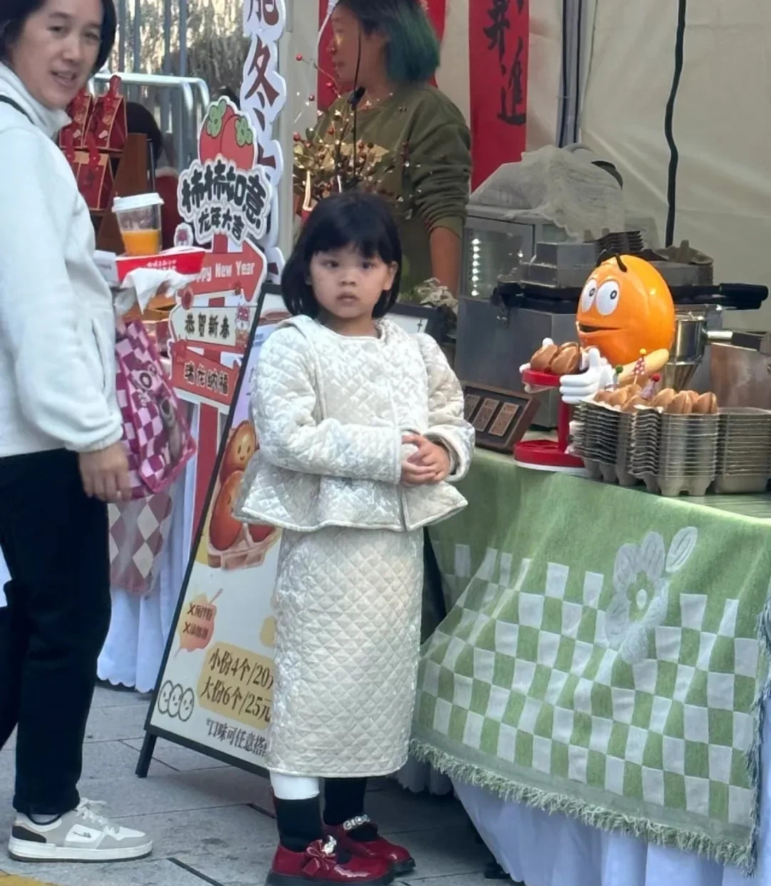 韩安冉靠炒作家人博眼球











天呐！韩安冉为了炒作，竟然连自己的