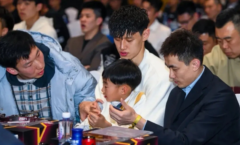 浙江战术性输球，“想”在首都问鼎总冠军！

今晚在黄龙体育场的篮球总决赛第五场比