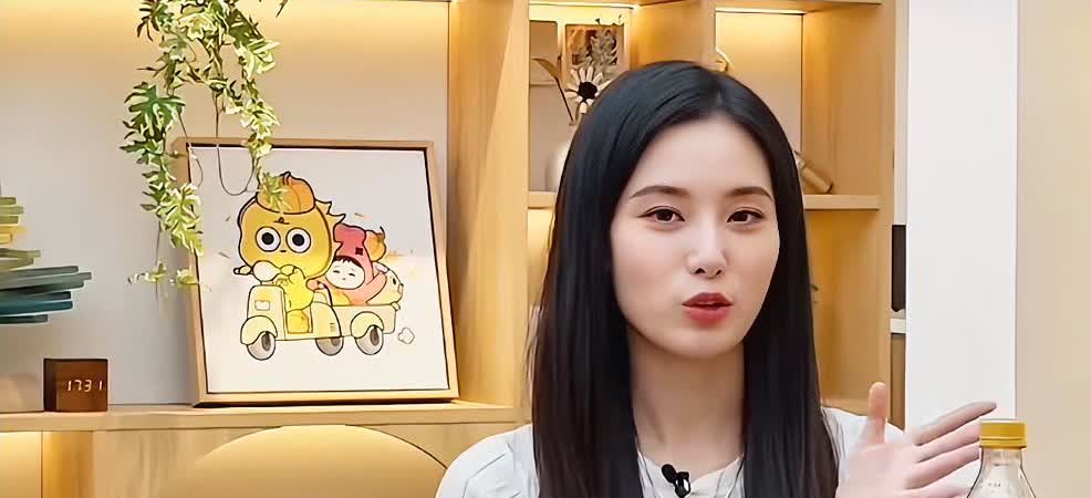 徐艺洋说：“我和黄子韬都是属于那种比较佛系的人，就连领结婚证当天也是拖拉到民政局