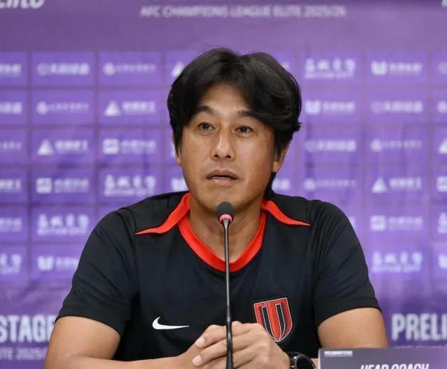 穆斯卡特值得学习徐正源的自信！蓉城昨天与曼谷联比赛结束后，徐正源表示亚洲有很多强