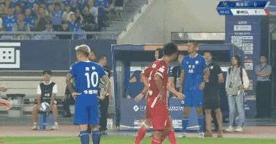 燃！“聚是一团火，散是满天星”，本轮七秒哥，上轮小黄毛，老江苏足球元素闪耀苏超赛