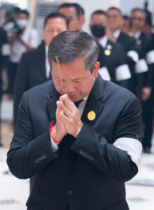 柬埔寨首相又在作死了！惹怒中国，被美国收割，国家快被他玩崩了！
2025年的洪玛