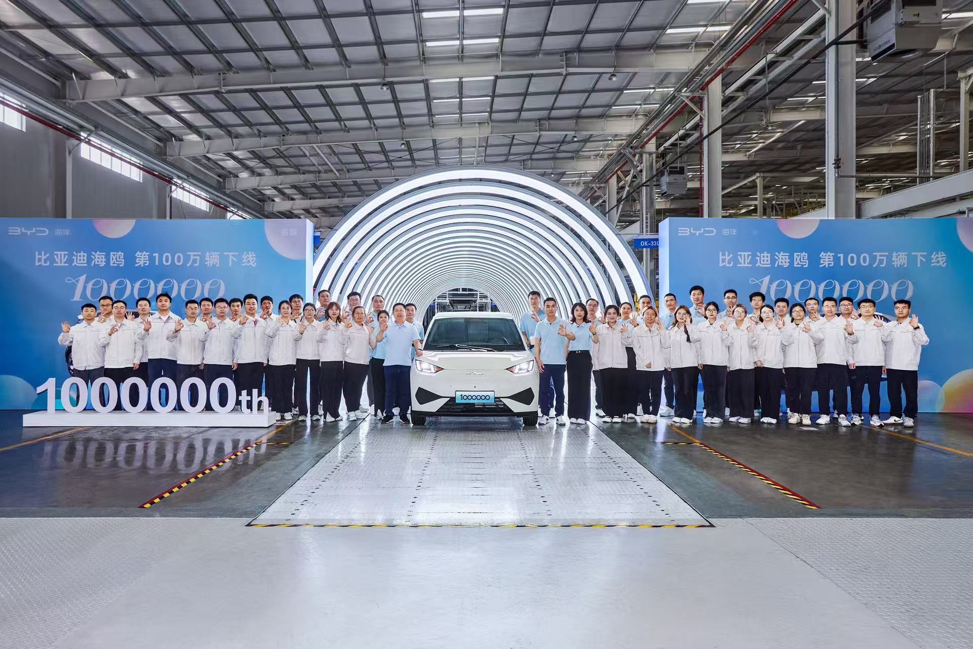 全球热销超100万！比亚迪海鸥持续引领A00级市场高质量发展