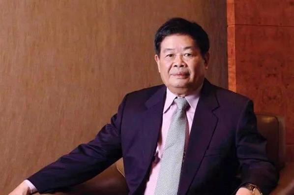 1980年，曹德旺给妻子陈凤英写信：“我爱上了别人，我要和你离婚，不过我会补偿你