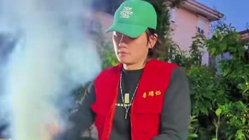 朱芳雨亲赴广州探望郭艾伦，为其加油并邀请吃烧烤进行心理疏导