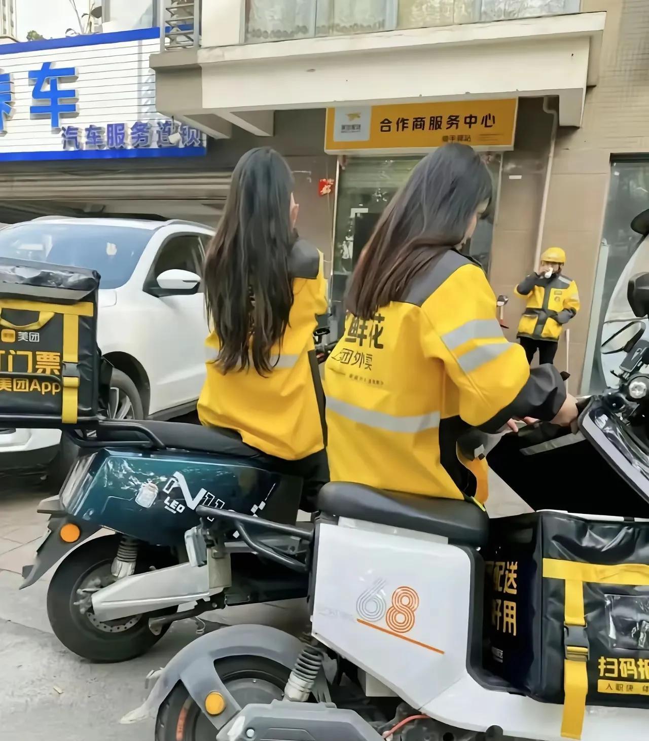 “年轻女孩送外卖丢人吗？”这个问题最近被推上风口浪尖，可对很多女生来说，这根本不