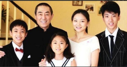 1999年，18岁的陈婷发现自己有了49岁张艺谋的孩子。陈婷打电话问张艺谋怎么办