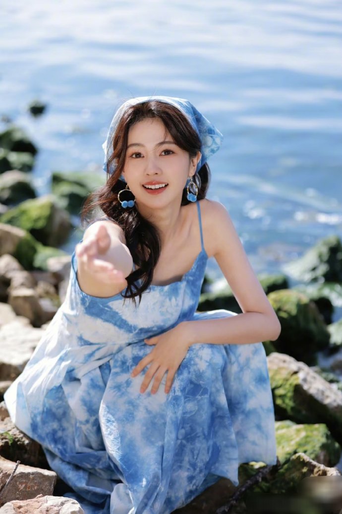 好羡慕小酒窝，这是追星成功了吧，好真诚的两个宝宝！ ​​​