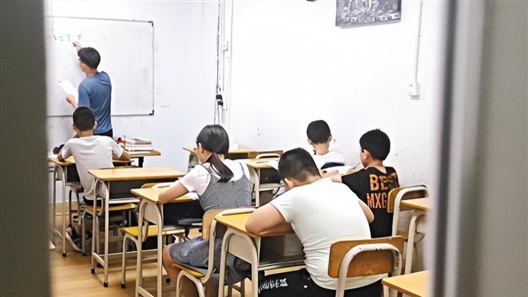 “禁补令”成摆设？无视教育厅禁令，南阳多名教师被举报违规补课