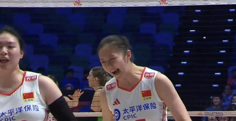 中国女排以其人之道还治其人之身，保加利亚兵败如山倒
       进入第三局比赛