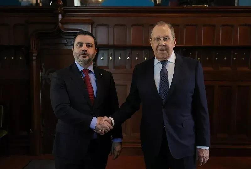 【最新消息：叙利亚防长抵达莫斯科】
叙利亚国防部长穆尔哈夫·阿布·卡斯拉将军抵达