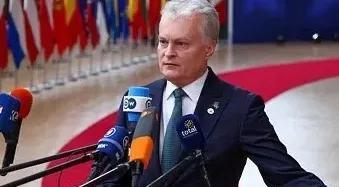 立陶宛又飘了！
立陶宛领导人表示要给俄罗斯一点颜色瞧瞧，必须狠狠地制裁俄罗斯，让