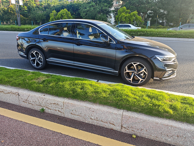 迈腾B8脚垫
迈腾B8你们都买的什么脚垫，有推荐的店吗