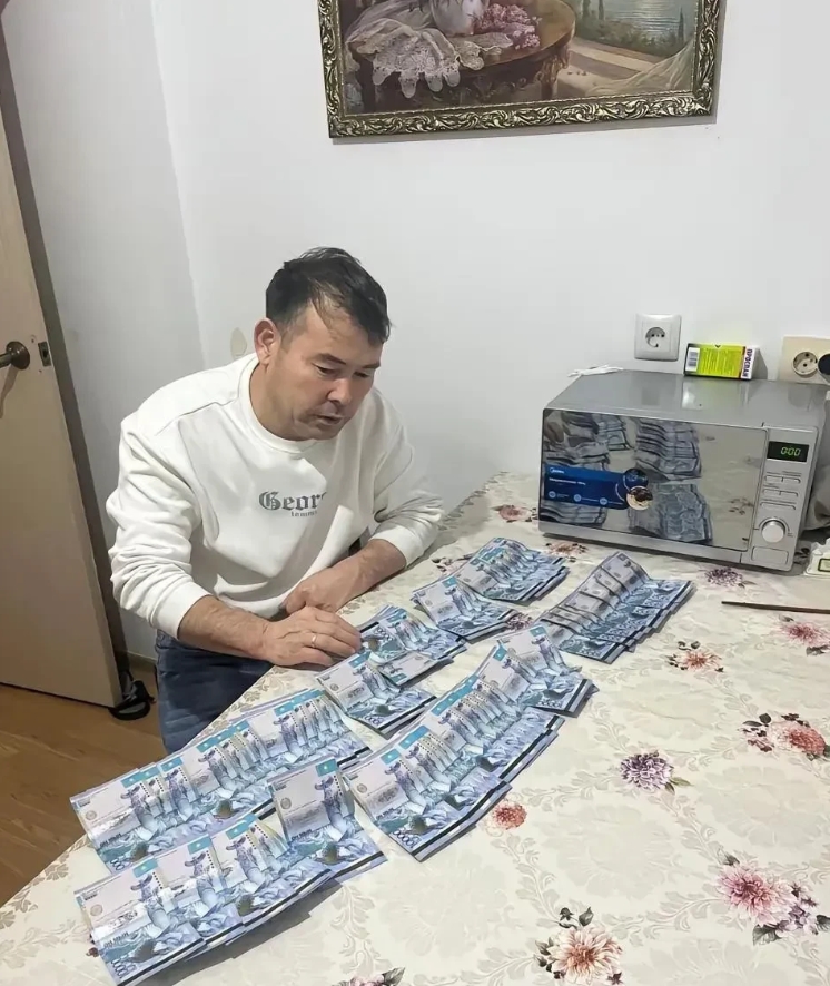 大叔这富炫得，我竟然哑口无言。