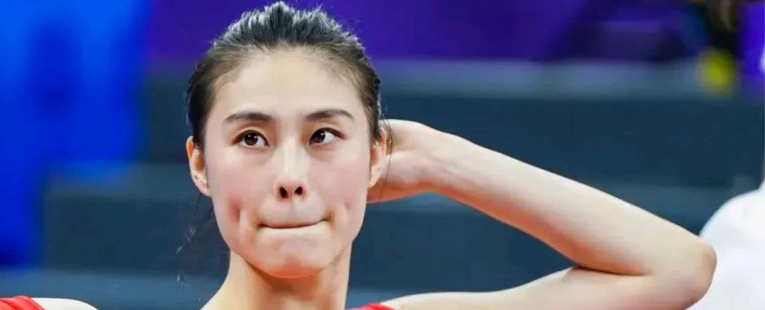 我问了老爸，为什么说娶妻当娶王思雨，嫁人当嫁刘国正  

老爸翻着昨晚的比赛