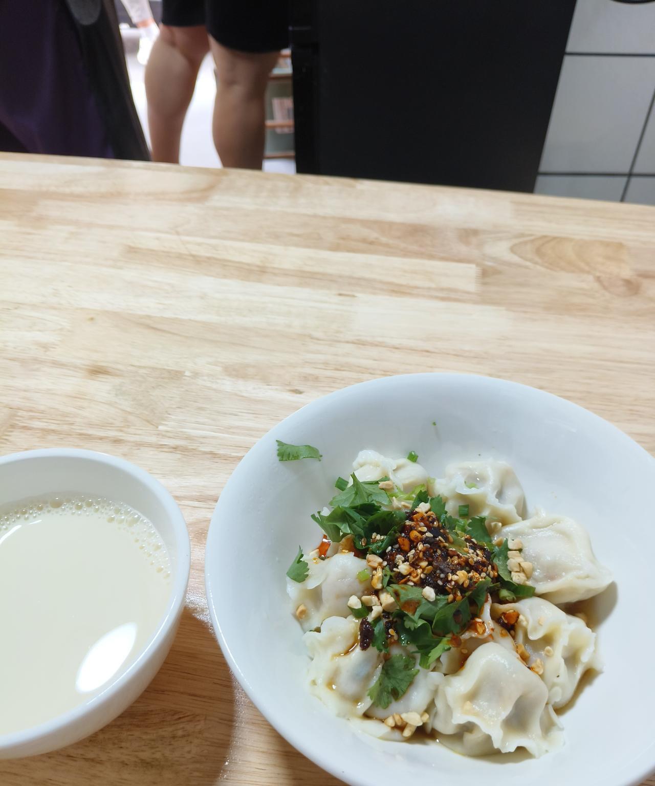 假期的最后一天，对不同的人有不同的意义。
小孩子会想:完蛋了，还有那么多作业没做