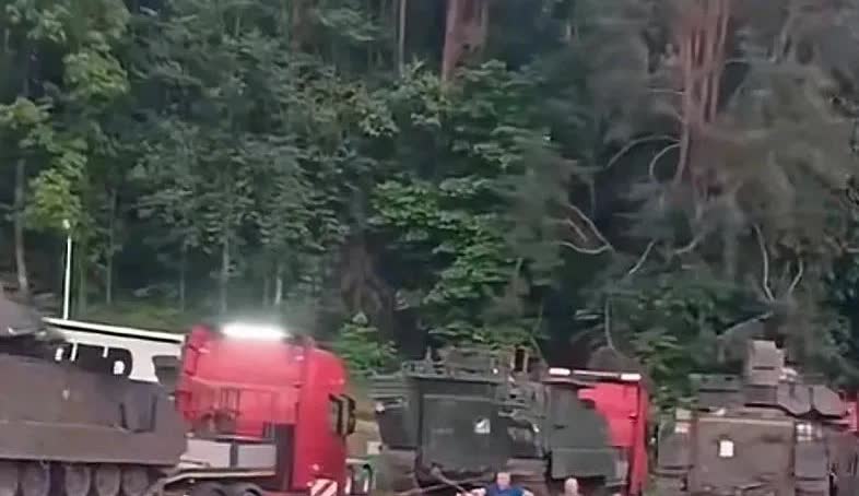 俄罗斯已经没有卫星监控乌克兰的军援了，大量北约先进坦克装甲车运至乌克兰，比之前援