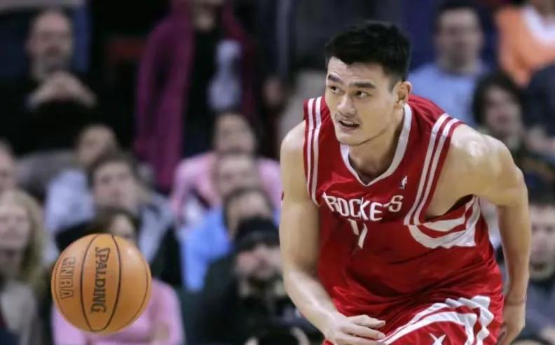 中国男篮运动员NBA最高单场得分排名：
1.姚    明     休斯顿火箭  