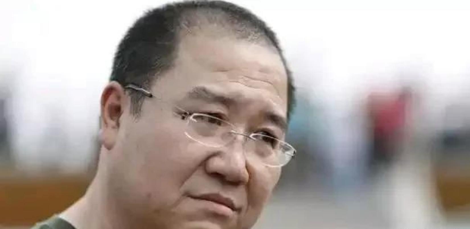 英达哭了！就着眼泪说的话，真是酸心酸肺！



英达面对质疑，带着哽咽和无奈，一