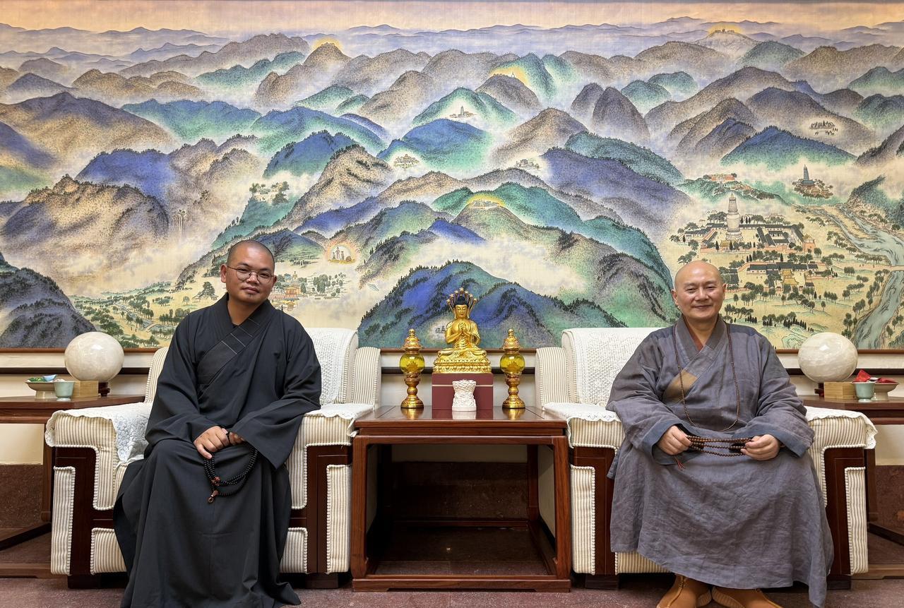 心是每个人最大的秘密，
它决定了你命运的走向。
所以，
调心是我们最重要的工作。