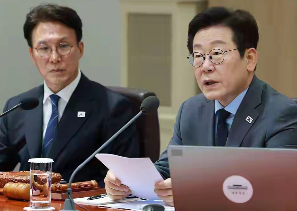 李在明害怕了！
见讨好美国没有成效后，
转向想讨好中国，决定从反对韩国内反华集会