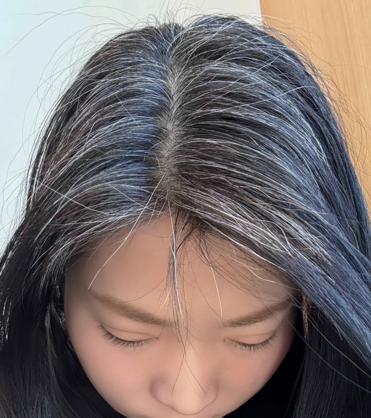 我姐姐是97年的，今年已经快28岁了，还没有结婚，都快成大龄剩女了。

现在