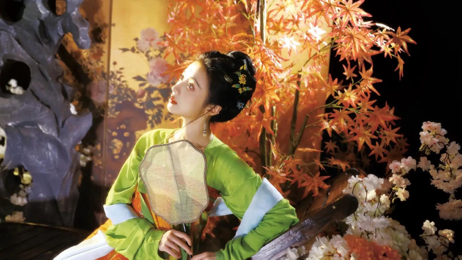 黄羿“珍珠花钿妆”惊艳出圈，一颦一笑尽显盛唐风华