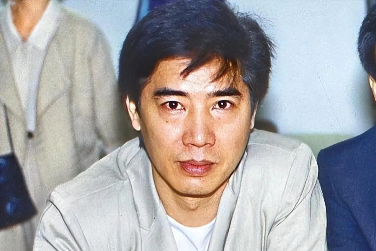 还记得这位港星吗？小时候觉得他好帅好有气质
记得第一次看他演的戏，已经是90年代