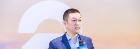 【李斌称蔚来是致敬不是抄袭】在2025世界品牌莫干山大会上，蔚来CEO李斌称，蔚