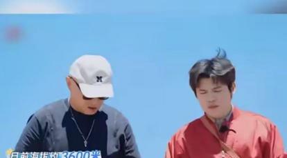 “戏子误国。”6月戍边战士受邀参加节目，却被一众流量明星轻视，直言高原在他们眼中