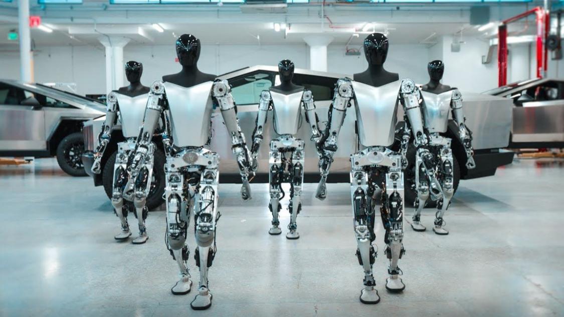 特斯拉“擎天柱”解锁跑步新技能，马斯克疯狂带货背后的IP生意经