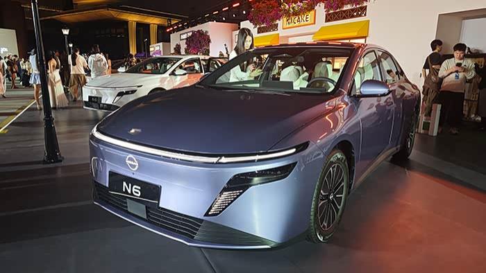 主打高颜值舒适性，纯电续航180km，预算10万买东风日产N6值么？