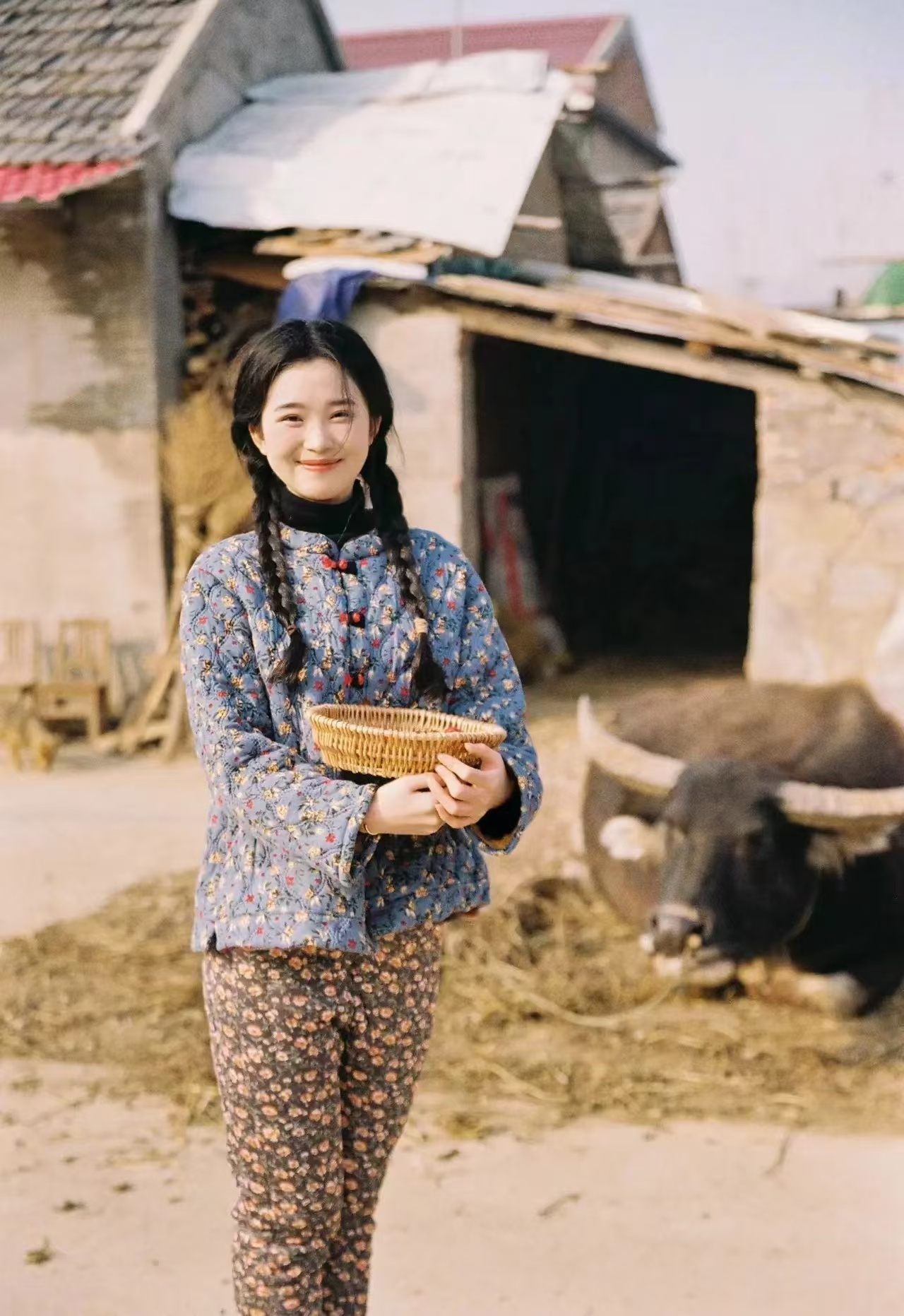 我今年28岁，生活里的压力像无形的大山，压得我有些喘不过气来。上个月，我和58岁