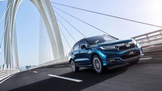 雪季口碑炸裂！冠道“一口价”18.98w起，用户实测N种滑雪快乐场景