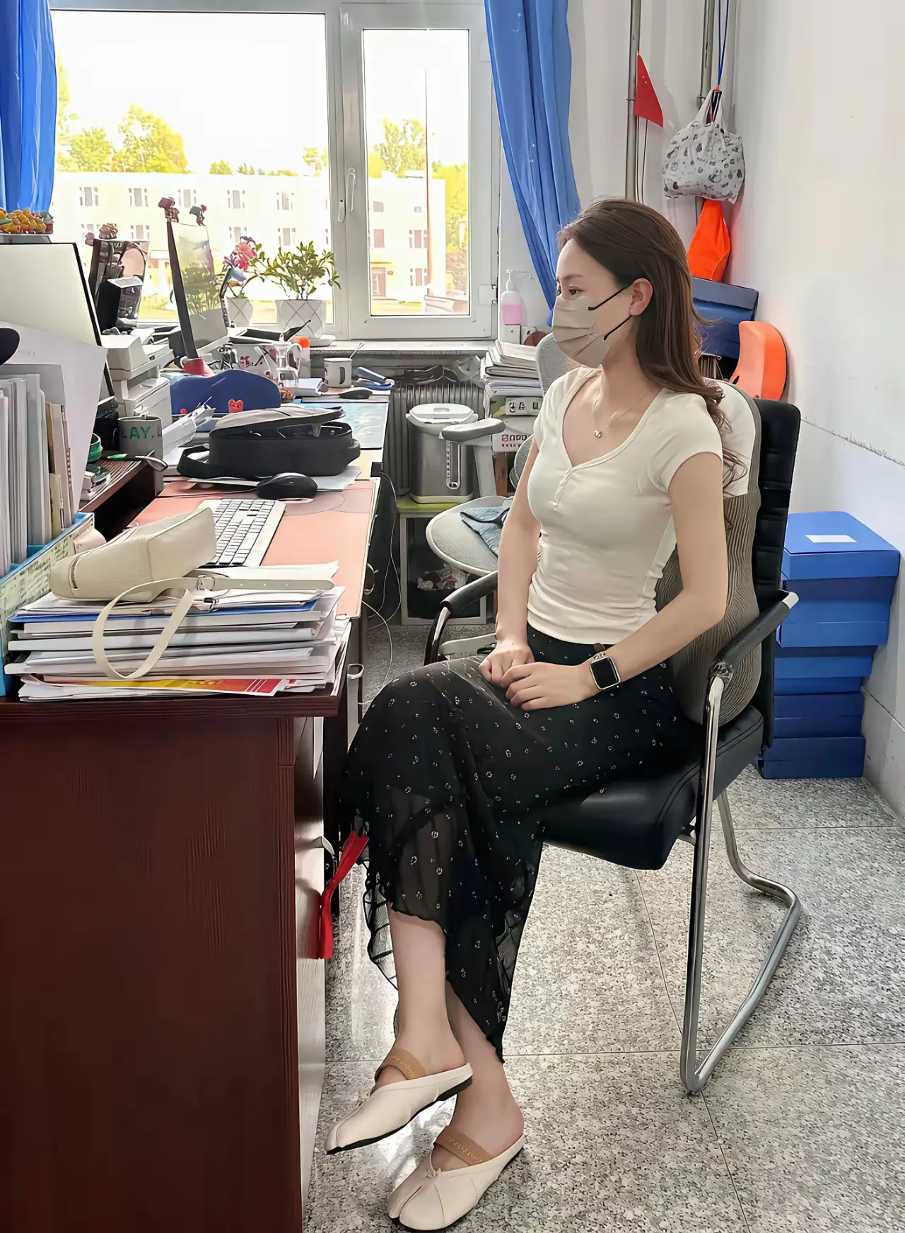 在体制内，这位女士一般是什么级别领导？
